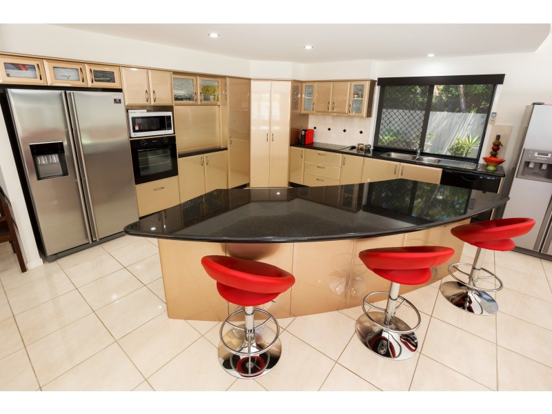 2 Maloney Place, Pelican Waters QLD 4551
