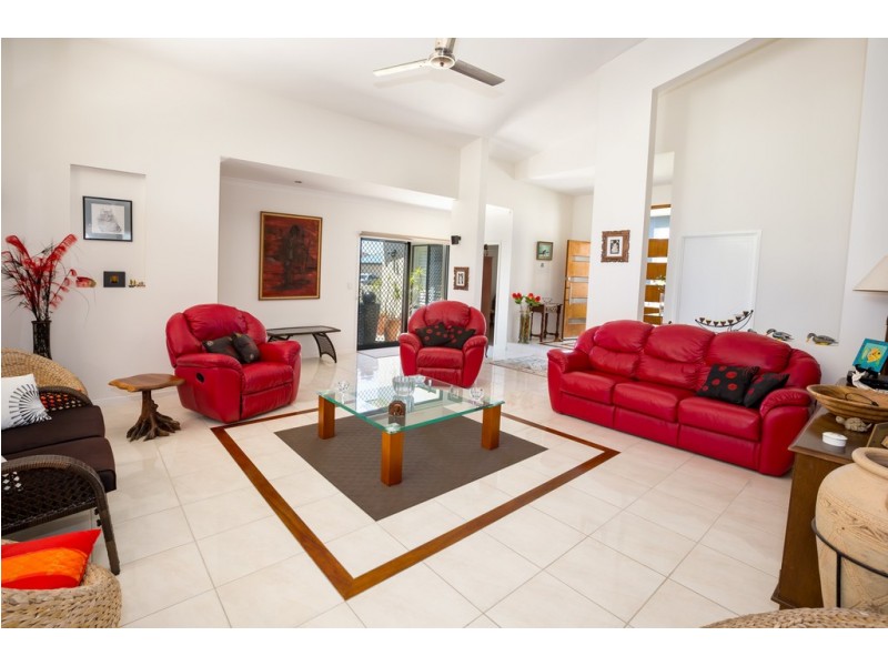2 Maloney Place, Pelican Waters QLD 4551