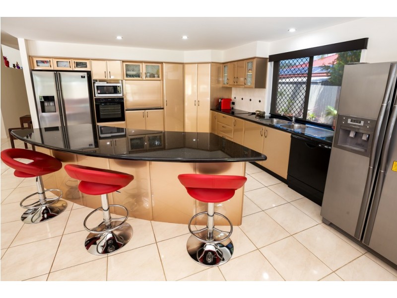 2 Maloney Place, Pelican Waters QLD 4551