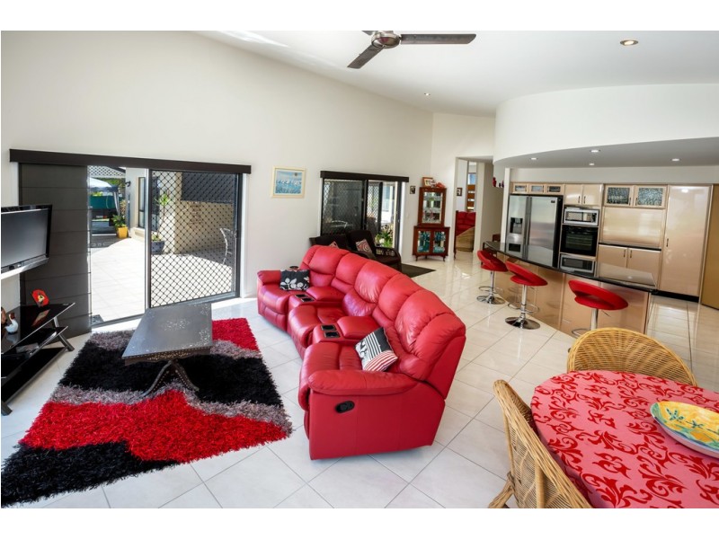 2 Maloney Place, Pelican Waters QLD 4551