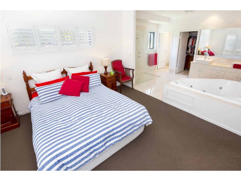 2 Maloney Place, Pelican Waters QLD 4551