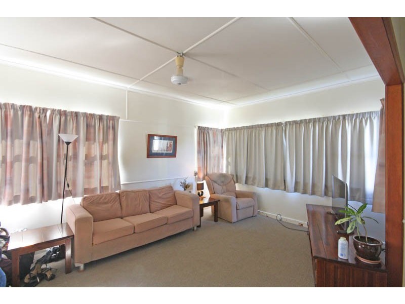 24 Golden Beach Esplanade, Golden Beach QLD 4551