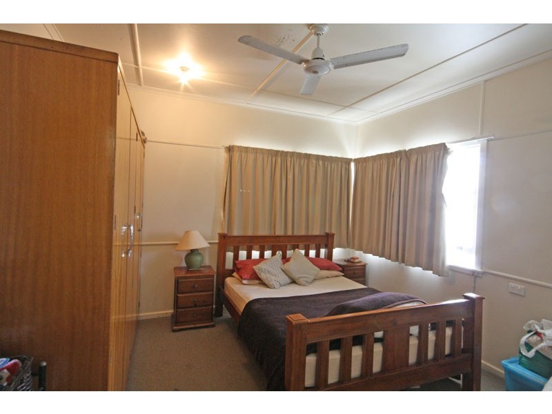 24 Golden Beach Esplanade, Golden Beach QLD 4551