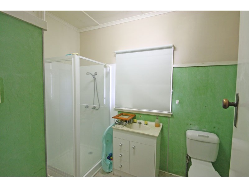 24 Golden Beach Esplanade, Golden Beach QLD 4551