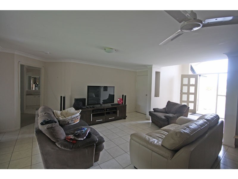 1 Mauritius Crescent, Parrearra QLD 4575