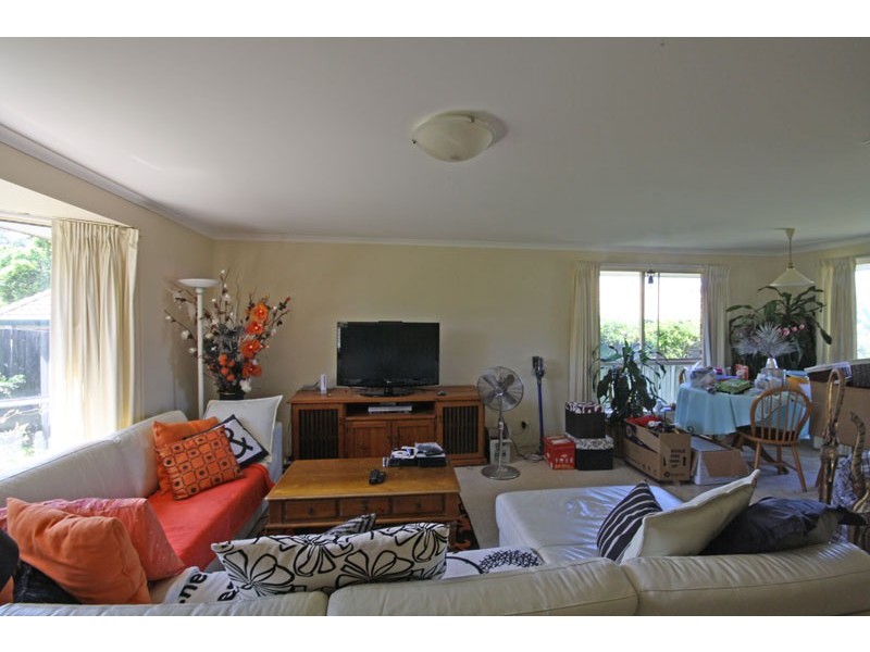 8 Ruskin Place, Aroona QLD 4551