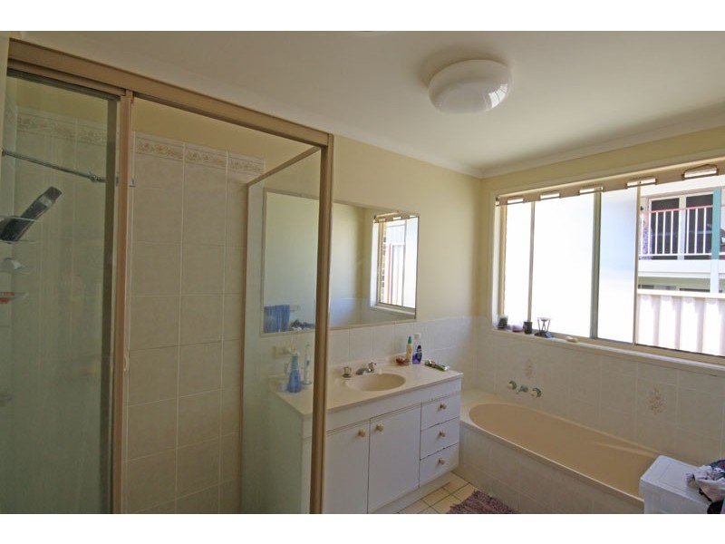 8 Ruskin Place, Aroona QLD 4551