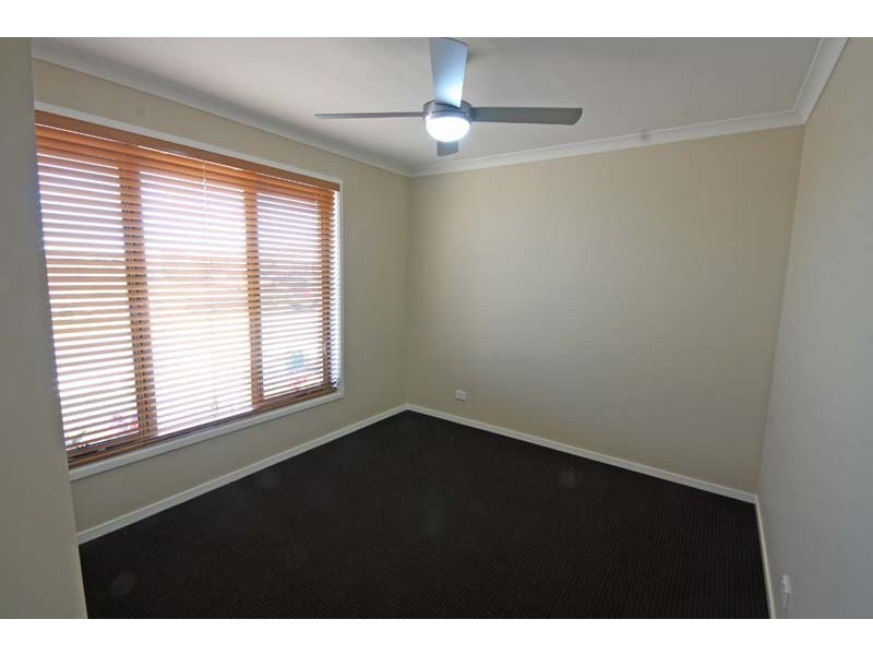 4 Golden Street, Caloundra West QLD 4551