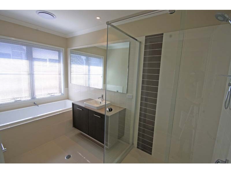 4 Golden Street, Caloundra West QLD 4551