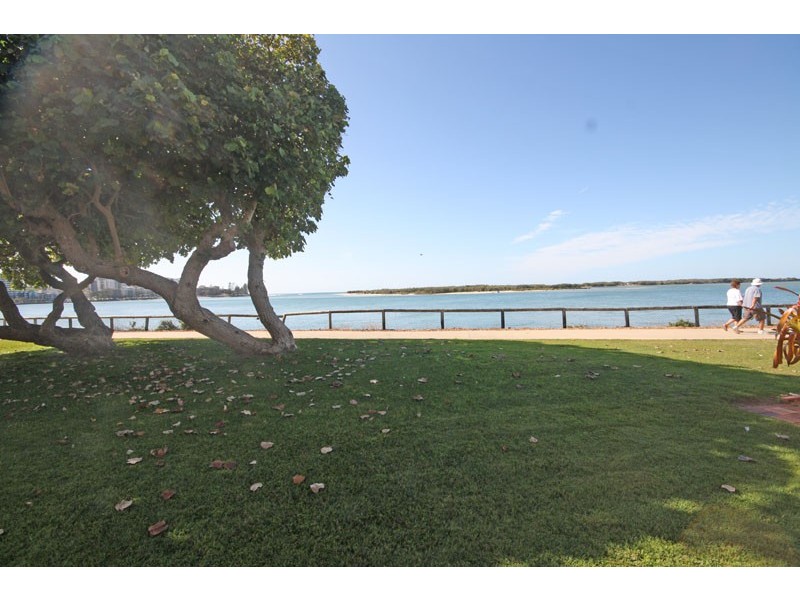 2/41 Landsborough Parade, Golden Beach QLD 4551