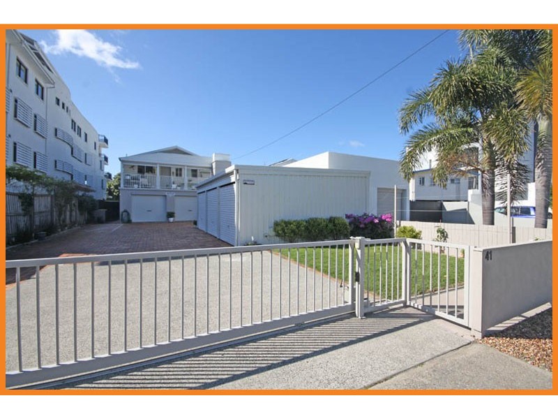 2/41 Landsborough Parade, Golden Beach QLD 4551