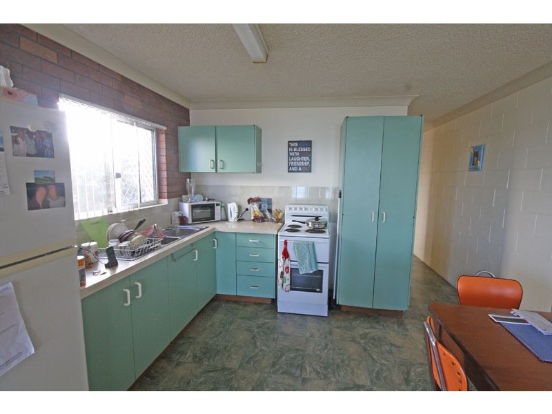 2/41 Landsborough Parade, Golden Beach QLD 4551