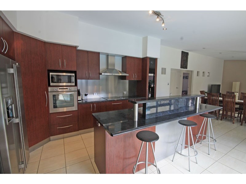 6 Burrajum Place, Caloundra West QLD 4551