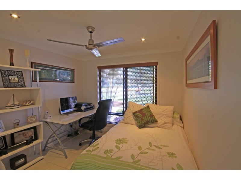 6 Burrajum Place, Caloundra West QLD 4551