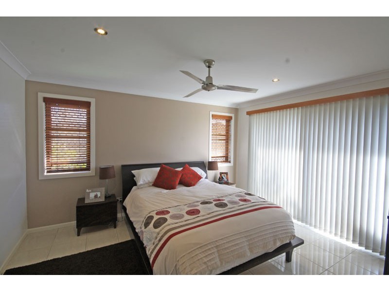 6 Burrajum Place, Caloundra West QLD 4551