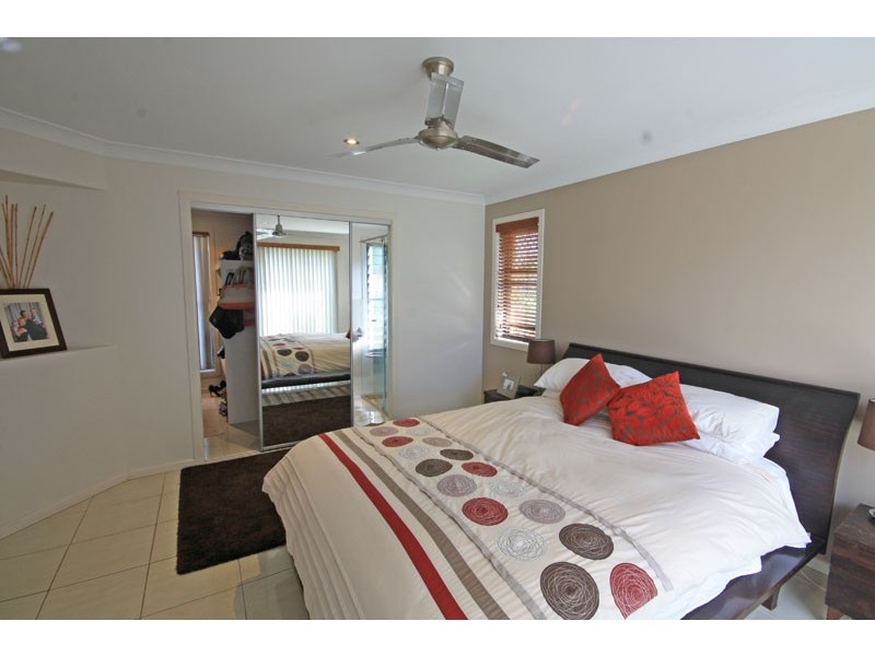 6 Burrajum Place, Caloundra West QLD 4551