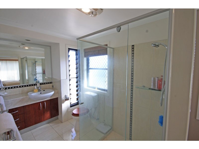6 Burrajum Place, Caloundra West QLD 4551