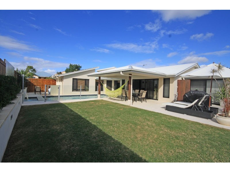 6 Burrajum Place, Caloundra West QLD 4551
