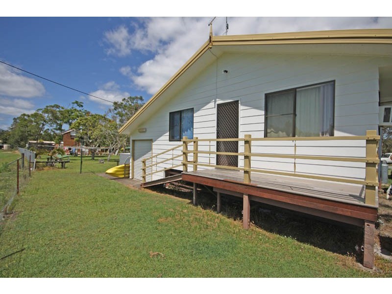 13 The Esplanade, Coochin Creek QLD 4519