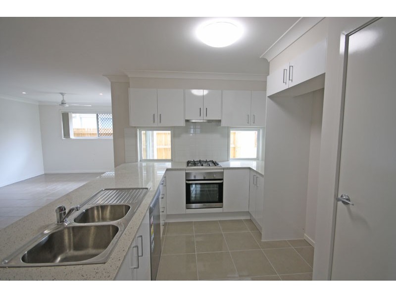 7 Sunshine Crescent, Caloundra West QLD 4551