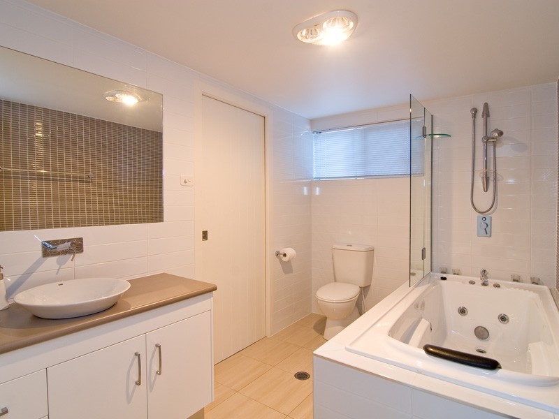 18 Ikara Street, Battery Hill QLD 4551