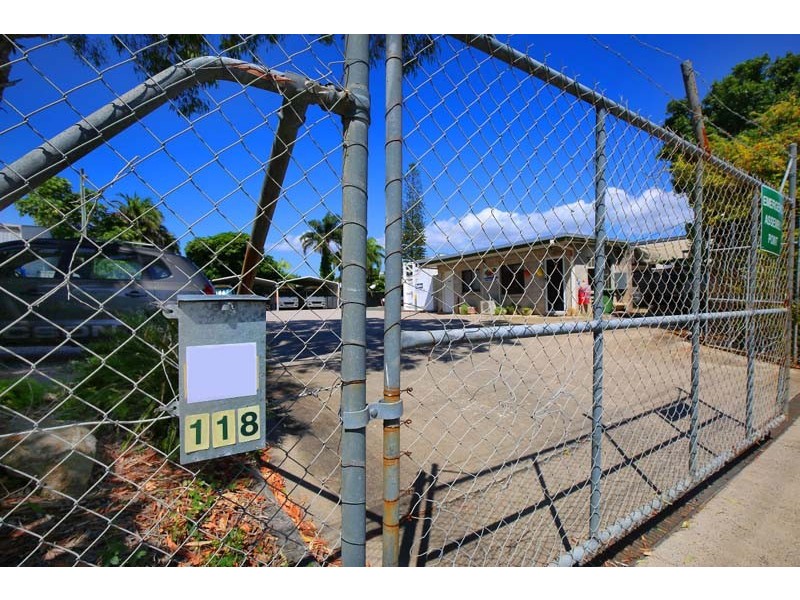 116-118 Grigor St West, Moffat Beach QLD 4551