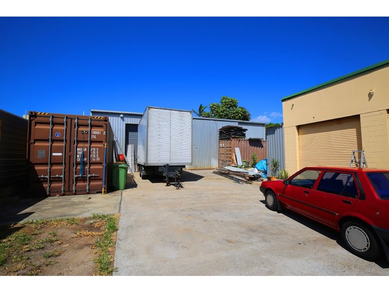 116-118 Grigor St West, Moffat Beach QLD 4551