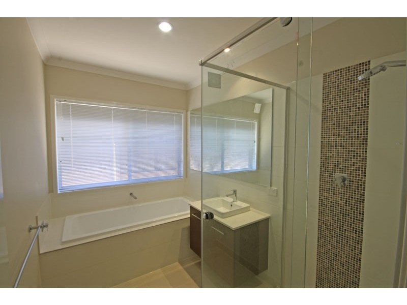 18 Apple Crescent, Caloundra West QLD 4551