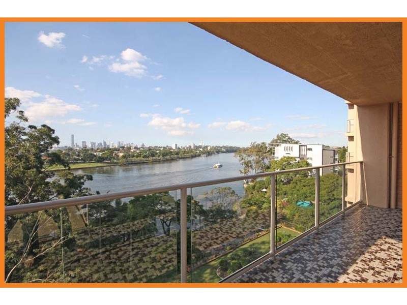 25/72 Sandford Street – Riverford, St Lucia QLD 4067