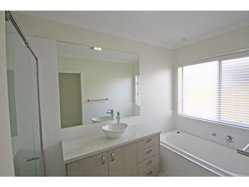 14 Emerald Drive, Caloundra West QLD 4551