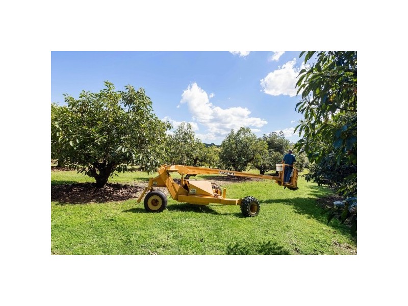 99 Candle Mountain Drive, Crohamhurst QLD 4519