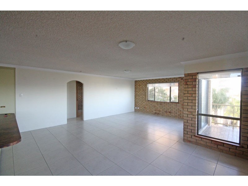 2/17 Dingle Avenue – Broadwaters, Kings Beach QLD 4551