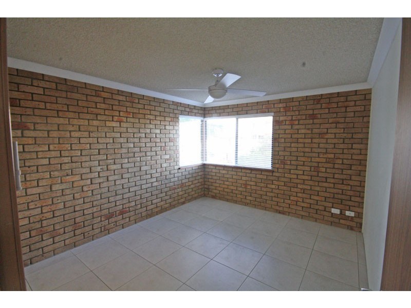 2/17 Dingle Avenue – Broadwaters, Kings Beach QLD 4551