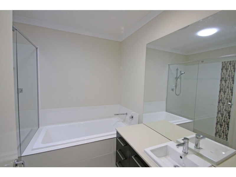 18 Auburn Street, Caloundra West QLD 4551