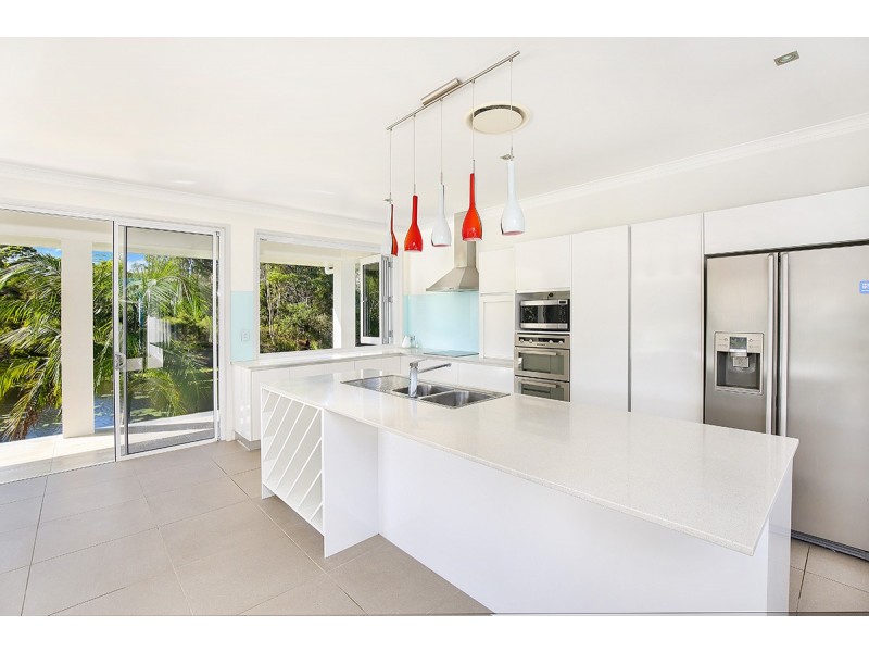 12 Stephen Burton Way, Pelican Waters QLD 4551