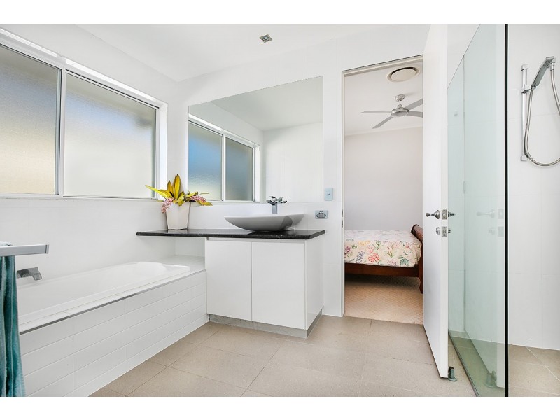 12 Stephen Burton Way, Pelican Waters QLD 4551