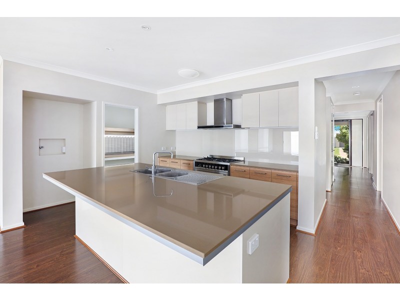16 Comet Street, Pelican Waters QLD 4551