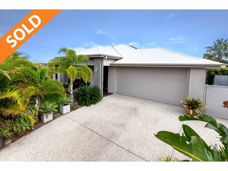 9 Stephen Burton Way, Pelican Waters QLD 4551