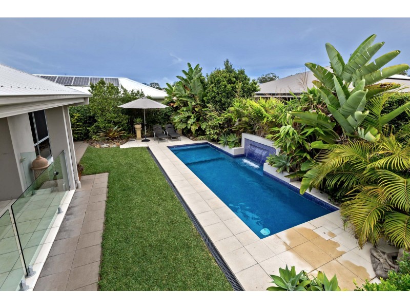 9 Stephen Burton Way, Pelican Waters QLD 4551