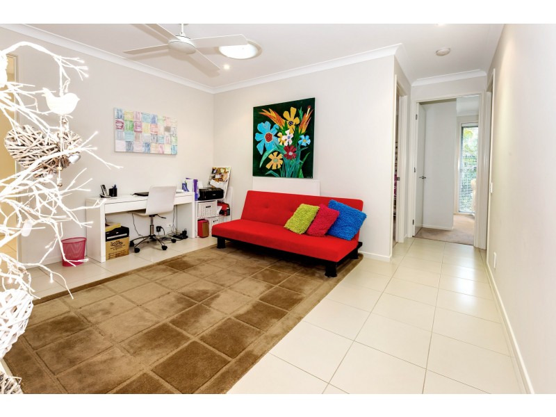 9 Stephen Burton Way, Pelican Waters QLD 4551