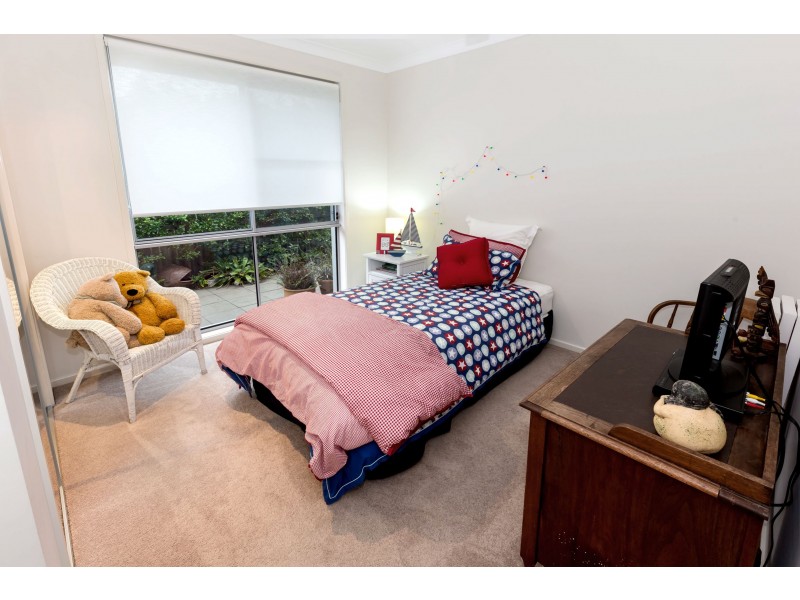 9 Stephen Burton Way, Pelican Waters QLD 4551