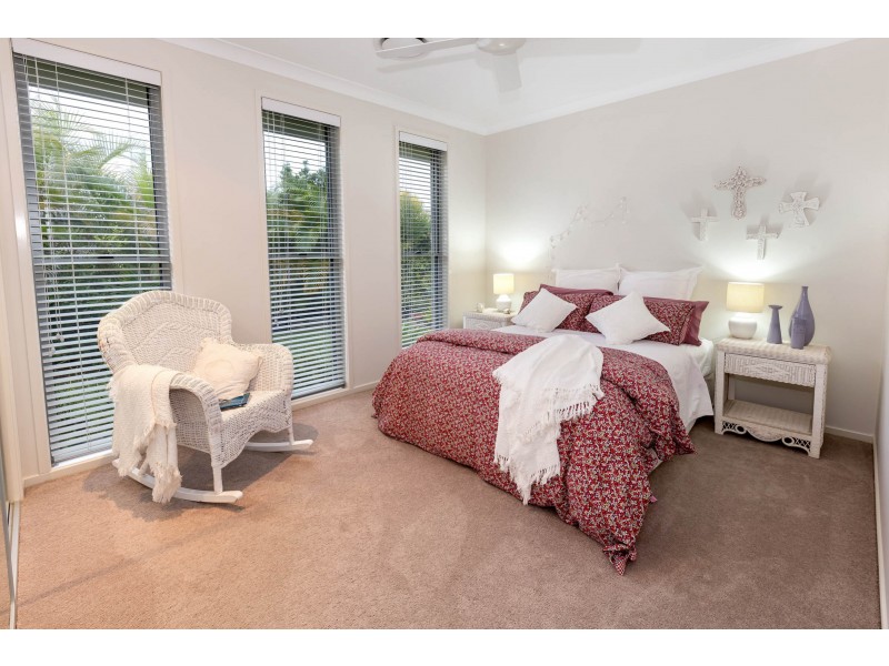 9 Stephen Burton Way, Pelican Waters QLD 4551