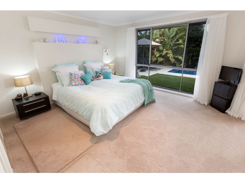9 Stephen Burton Way, Pelican Waters QLD 4551