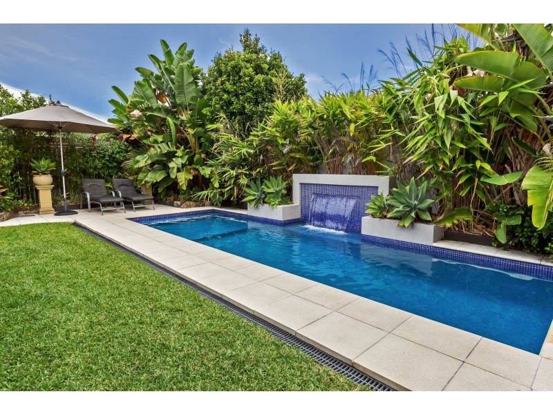 9 Stephen Burton Way, Pelican Waters QLD 4551