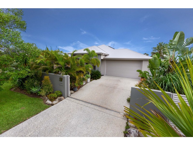 9 Stephen Burton Way, Pelican Waters QLD 4551