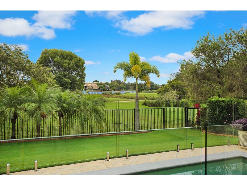 17 Tibrogargan Pl, Pelican Waters QLD 4551