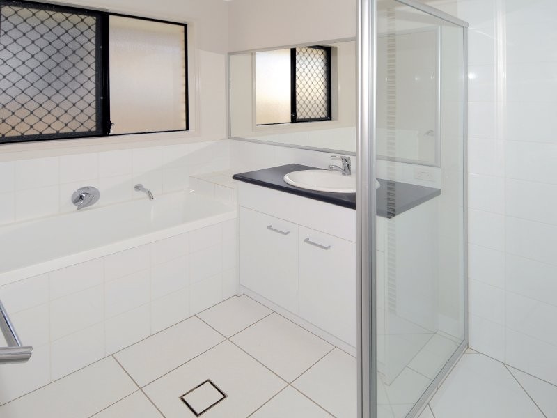 4 Torrens Court, Caloundra West QLD 4551