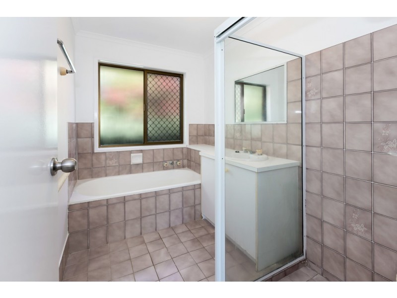 5 Dahlia St, Bokarina QLD 4575