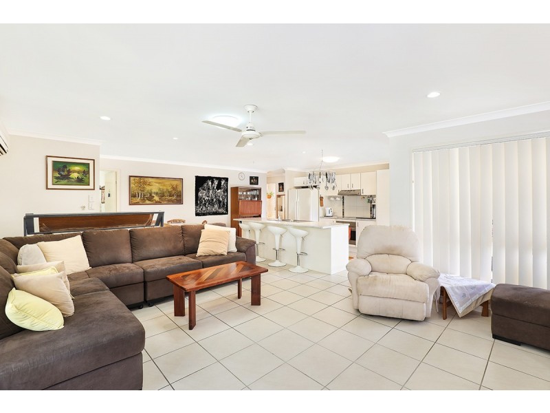 13 Parkside Drive, Beerwah QLD 4519