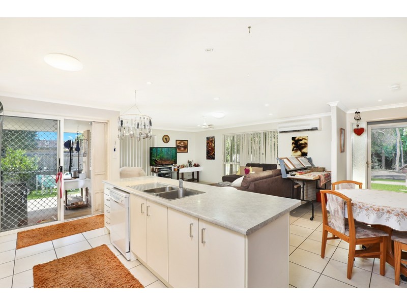 13 Parkside Drive, Beerwah QLD 4519